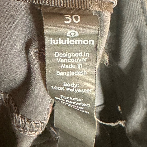 Lululemon ABC- Classic Fit Warpstreme SHORT INSEAM Pants, Size 30W - Picture 7 of 11